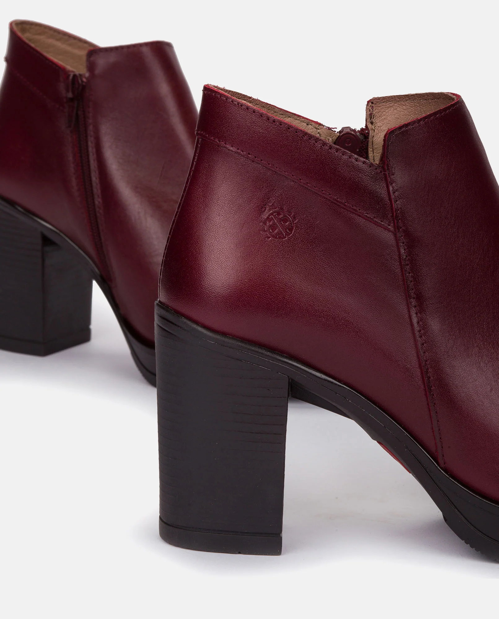 Botín de tacón Pilsen 004 burdeos - Image 3